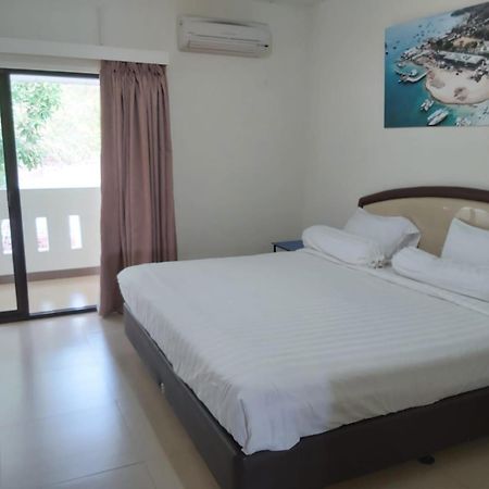 Hotel Larensia Labuan Bajo Cameră foto