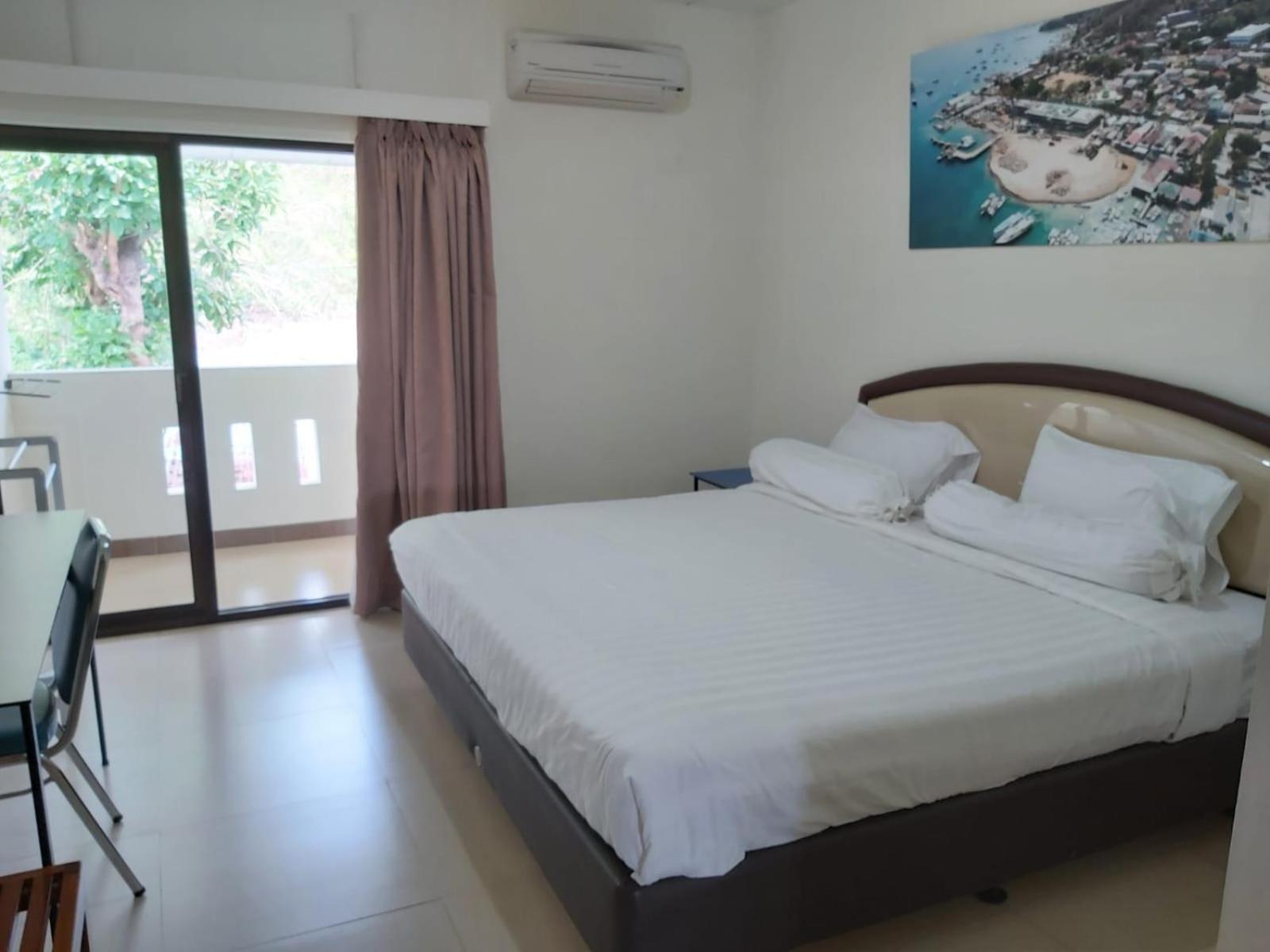 Hotel Larensia Labuan Bajo Cameră foto
